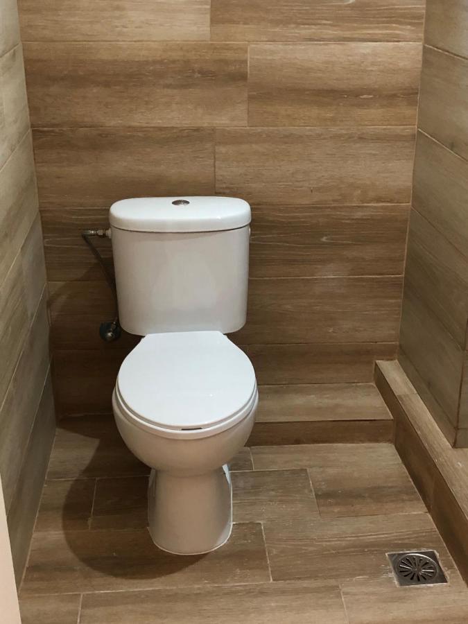 Petros Rooms & Apartments Lixouri Ngoại thất bức ảnh