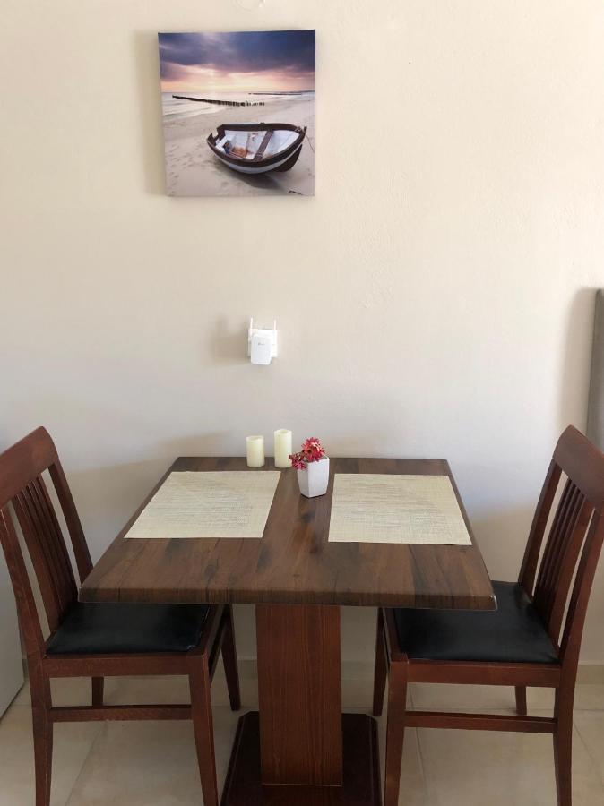 Petros Rooms & Apartments Lixouri Ngoại thất bức ảnh